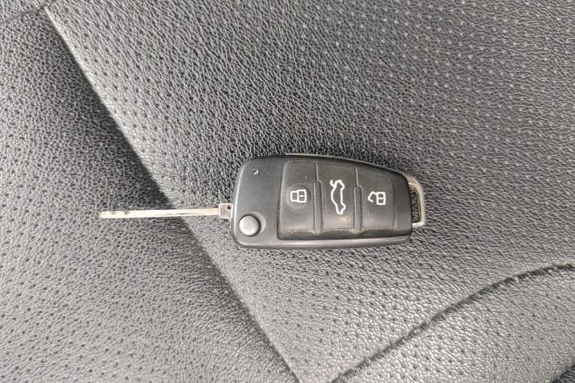 Used JAC Refine M4 2019 Business & Travel Series 2.0L Manual Comfort Model China VI Vehicle Key
