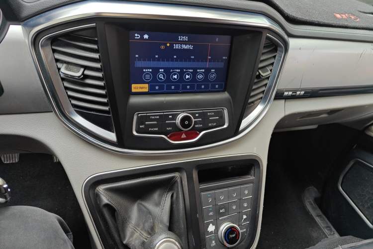 Used JAC Refine M4 2019 Business Series 2.0L Manual Business Version China V Standard Audio And AC Panel