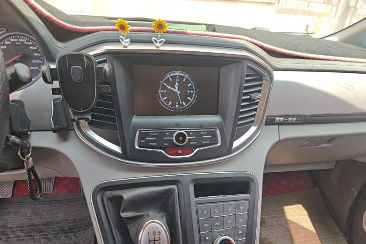 Used JAC Refine M4 2019 Business Series 2.0L Manual Business Version China V Standard Audio And AC Panel