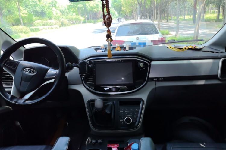 Used JAC Refine M4 2019 Joyful Series 2.0L Manual Business Model China VI Center Console