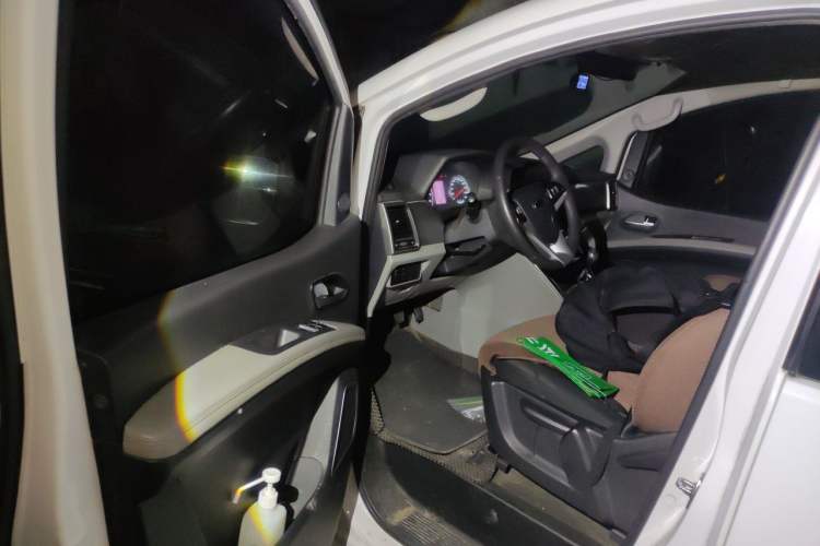 Used JAC Refine M4 2019 Business Series 2.0L Manual - China VI Standard Driver Seat