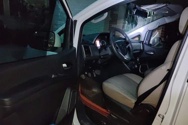 Used JAC Refine M4 2019 Business & Travel Series 2.0L Manual Speed Edition China VI Standard Driver Seat