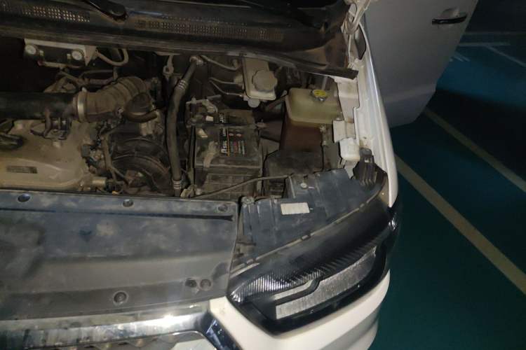 Used JAC Refine M4 2019 Business Series 2.0L Manual - China VI Standard Engine Bay Left