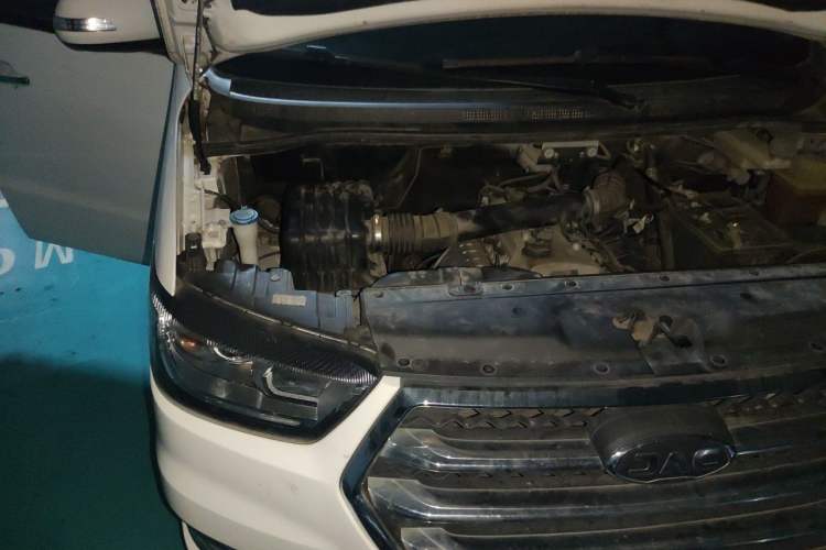 Used JAC Refine M4 2019 Business Series 2.0L Manual - China VI Standard Engine Bay Right