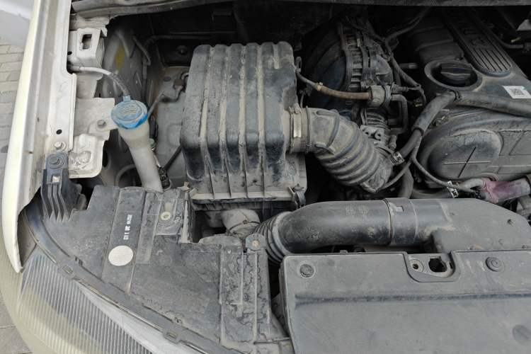 Used JAC Refine M4 2019 Business Series 2.0L Manual Business Version China V Standard Engine Bay Right