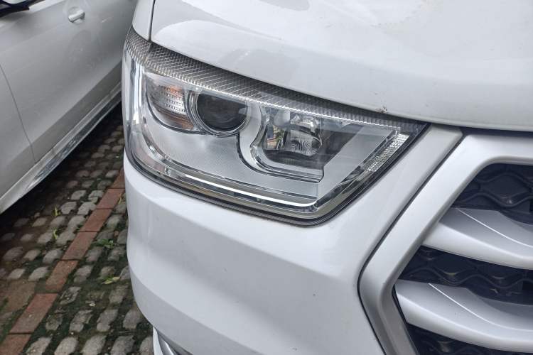Used JAC Refine M4 2019 Business & Travel Series 2.0L Manual Speed Edition China VI Standard Exterior 1