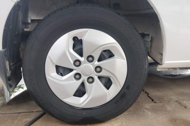 Used JAC Refine M4 2019 Business & Travel Series 2.0L Manual Speed Edition China VI Standard Exterior 2