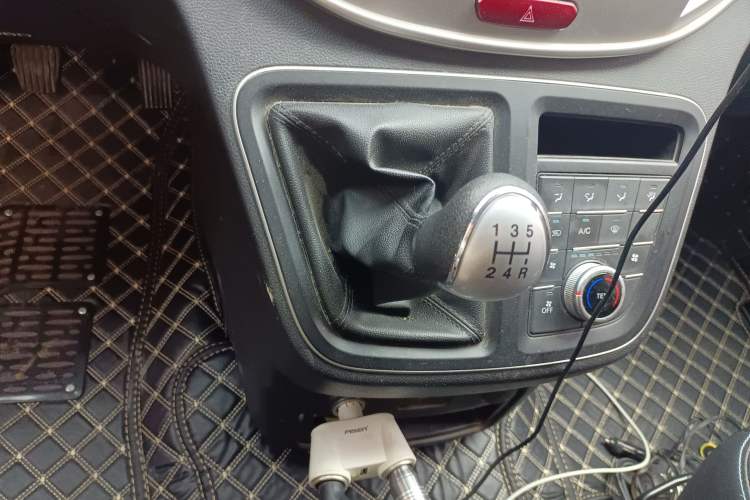 Used JAC Refine M4 2019 Business & Travel Series 2.0L Manual Speed Edition China VI Standard Gear Lever