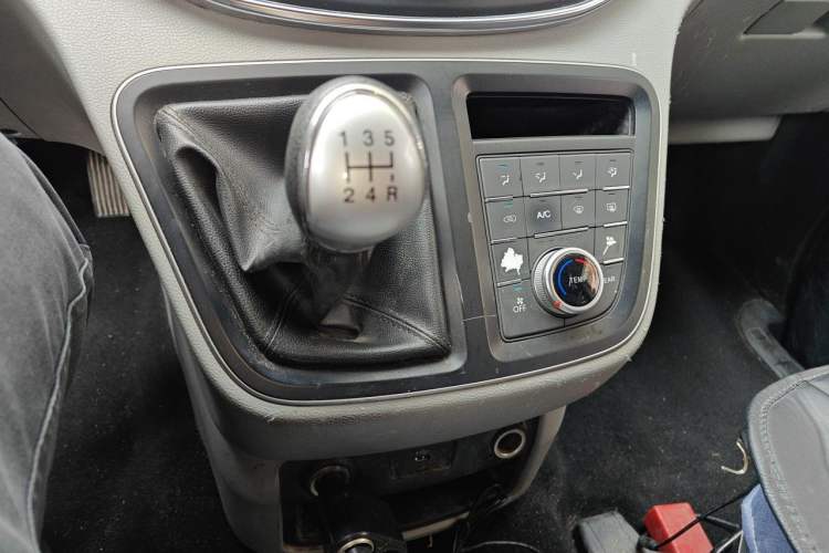 Used JAC Refine M4 2019 Business Series 2.0L Manual Business Version China V Standard Gear Lever
