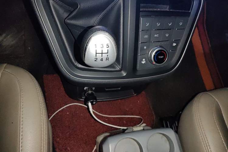 Used JAC Refine M4 2019 Business & Travel Series 2.0L Manual Speed Edition China VI Standard Gear Lever
