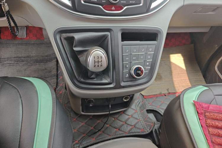 Used JAC Refine M4 2019 Business Series 2.0L Manual Business Version China V Standard Gear Lever