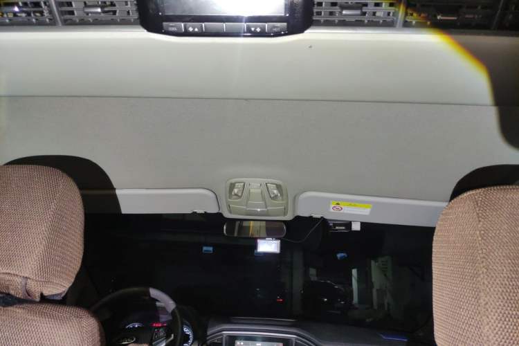 Used JAC Refine M4 2019 Business Series 2.0L Manual - China VI Standard Headliner