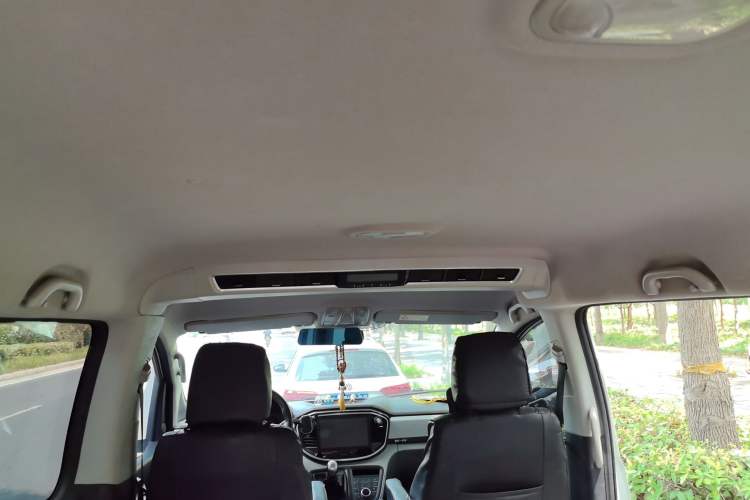 Used JAC Refine M4 2019 Joyful Series 2.0L Manual Business Model China VI Headliner