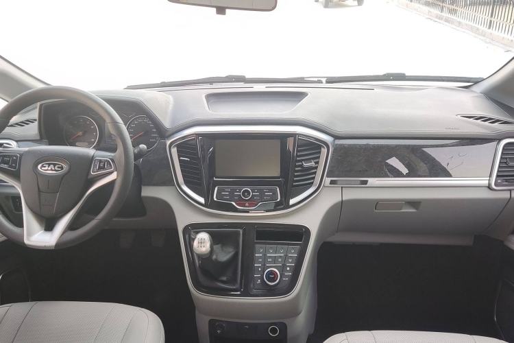 Used JAC Refine M4 2019 Business & Travel Series 2.0L Manual Speed Edition China VI Standard Interior 3