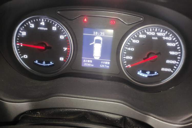 Used JAC Refine M4 2019 Business Series 2.0L Manual - China VI Standard Odometer Close Up