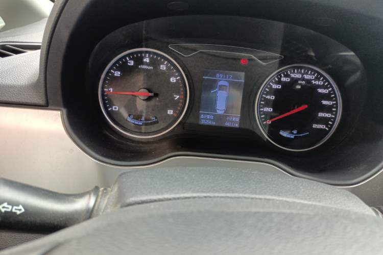 Used JAC Refine M4 2019 Business & Travel Series 2.0L Manual Speed Edition China VI Standard Odometer Close Up