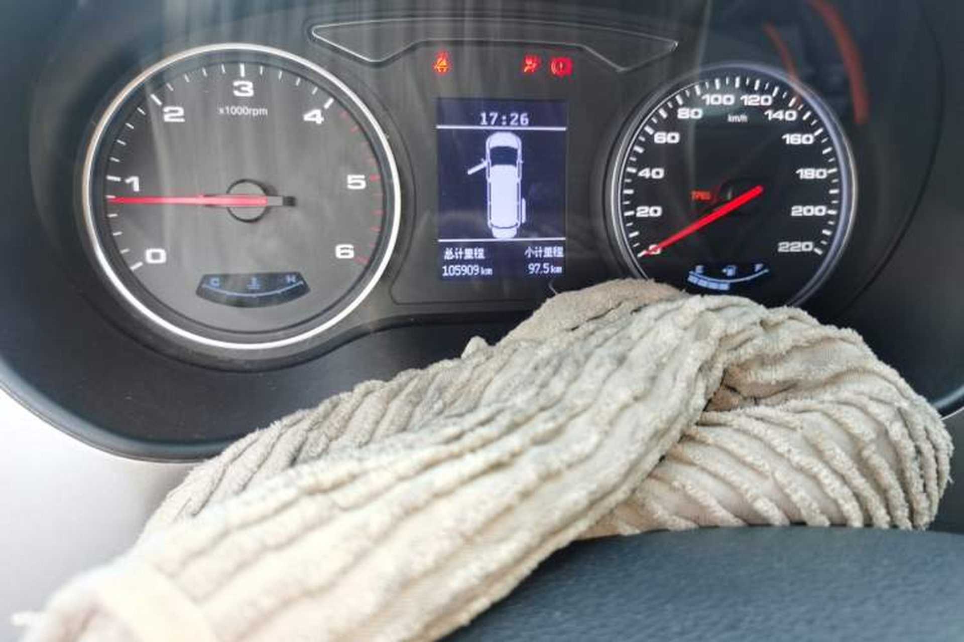 Used JAC Refine M4 2019 Business Series 1.9T Diesel Manual Business Edition Odometer Close Up