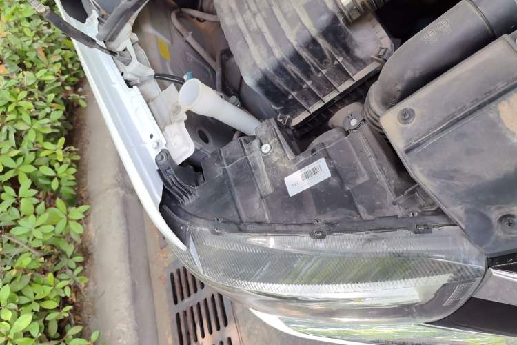 Used JAC Refine M4 2019 Joyful Series 2.0L Manual Business Model China VI Right Front Headlight
