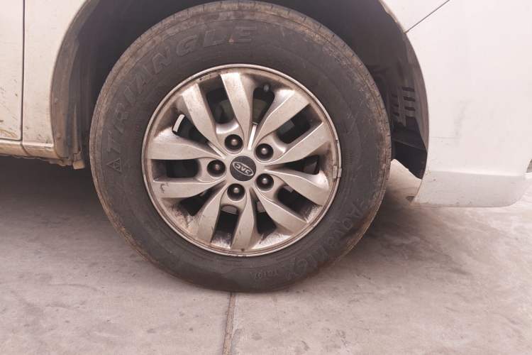 Used JAC Refine M4 2019 Joyful Series 2.0L Manual Comfort Model China VI Standard Right Front Wheel Hub