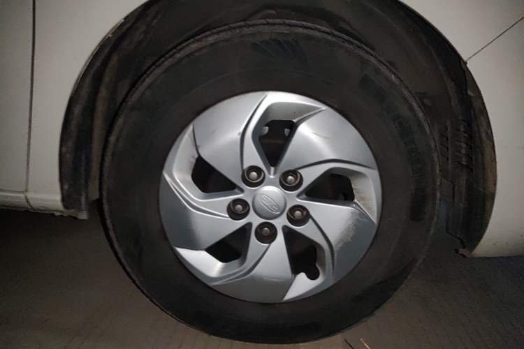 Used JAC Refine M4 2019 Business & Travel Series 2.0L Manual Speed Edition China VI Standard Right Front Wheel Hub