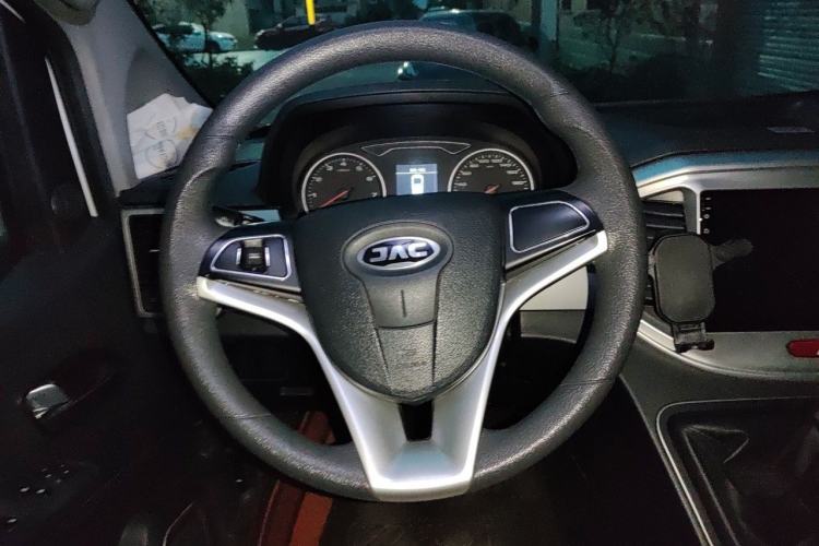 Used JAC Refine M4 2019 Business & Travel Series 2.0L Manual Speed Edition China VI Standard Steering Wheel