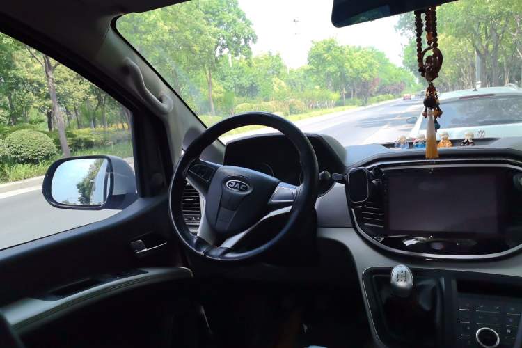 Used JAC Refine M4 2019 Joyful Series 2.0L Manual Business Model China VI Steering Wheel