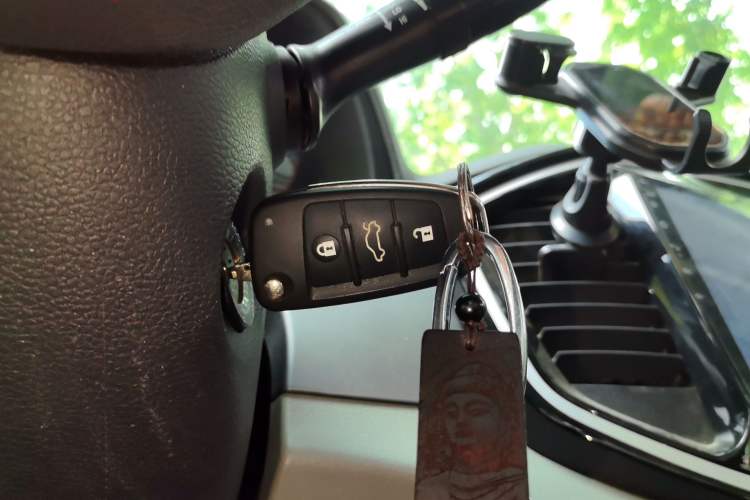 Used JAC Refine M4 2019 Joyful Series 2.0L Manual Business Model China VI Vehicle Key