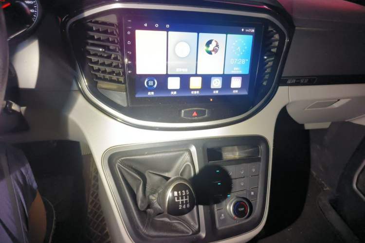 Used JAC Refine M4 2020 2.0 CTI Diesel Manual Jingrui Model China VI Standard Audio And AC Panel