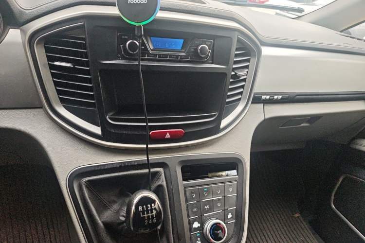 Used JAC Refine M4 2020 2.0 CTI Diesel Manual Jingrui Model China VI Standard Audio And AC Panel