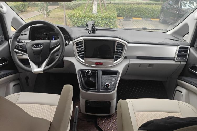 Used JAC Refine M4 2020 2.0 CTI Diesel Manual JingShang Version China VI Standard Center Console