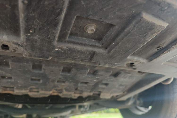 Used JAC Refine M4 2020 2.0 CTI Diesel Manual JingShang Version China VI Standard Chassis Front