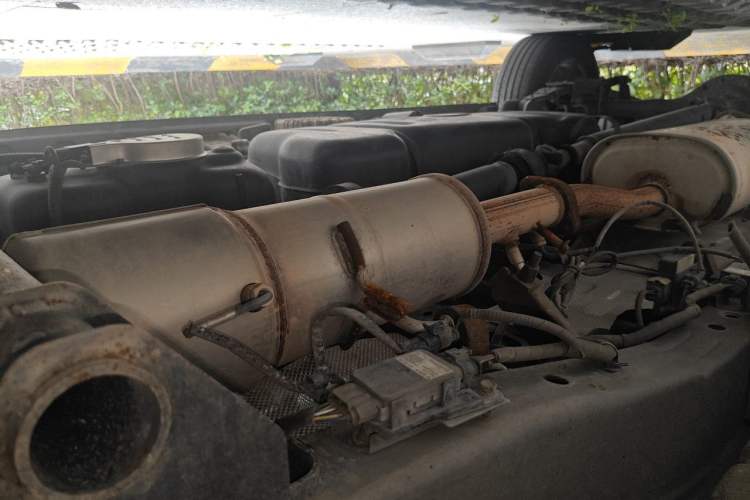 Used JAC Refine M4 2020 2.0 CTI Diesel Manual JingShang Version China VI Standard Chassis Front Right