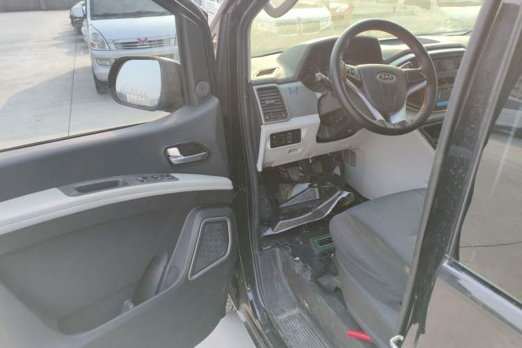 Used JAC Refine M4 2020 2.0 CTI Diesel Manual Jingrui Model China VI Standard Driver Seat