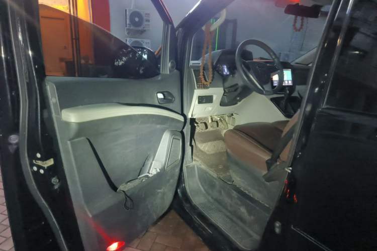 Used JAC Refine M4 2020 2.0 CTI Diesel Manual Jingrui Model China VI Standard Driver Seat