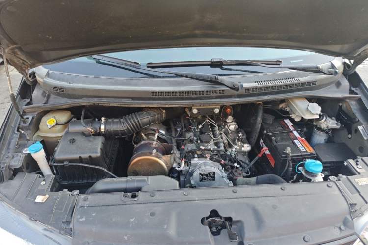 Used JAC Refine M4 2020 2.0 CTI Diesel Manual JingShang Version China VI Standard Engine Bay