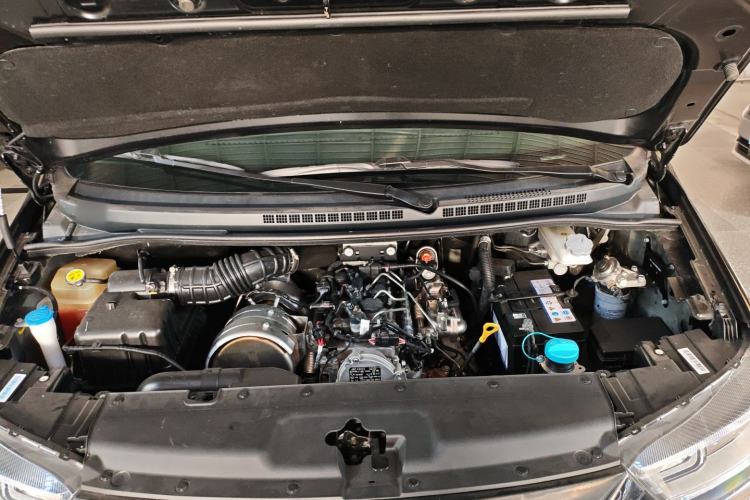 Used JAC Refine M4 2020 2.0 CTI Diesel Manual Jingrui Model China VI Standard Engine Bay