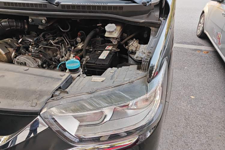 Used JAC Refine M4 2020 2.0 CTI Diesel Manual Jingrui Model China VI Standard Engine Bay Left