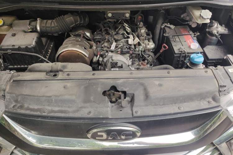 Used JAC Refine M4 2020 2.0 CTI Diesel Manual Jingrui Model China VI Standard Engine Bay
