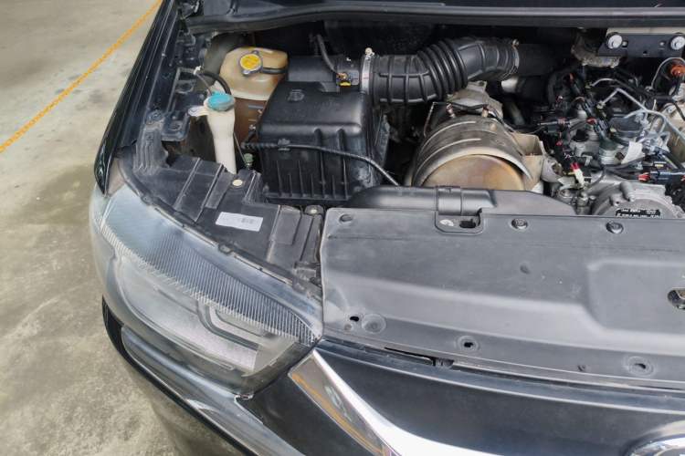 Used JAC Refine M4 2020 2.0 CTI Diesel Manual Jingrui Model China VI Standard Engine Bay Right