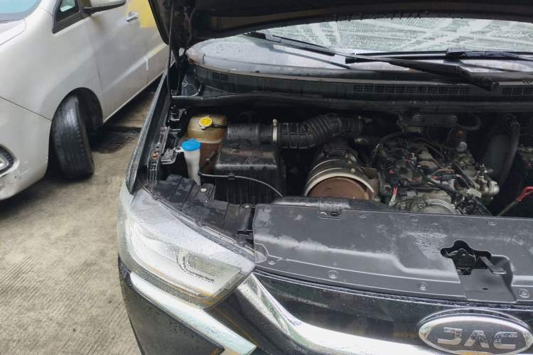 Used JAC Refine M4 2020 2.0 CTI Diesel Manual Jingrui Model China VI Standard Engine Bay Right