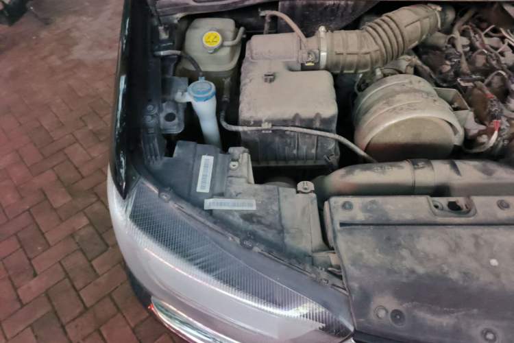 Used JAC Refine M4 2020 2.0 CTI Diesel Manual Jingrui Model China VI Standard Engine Bay Right