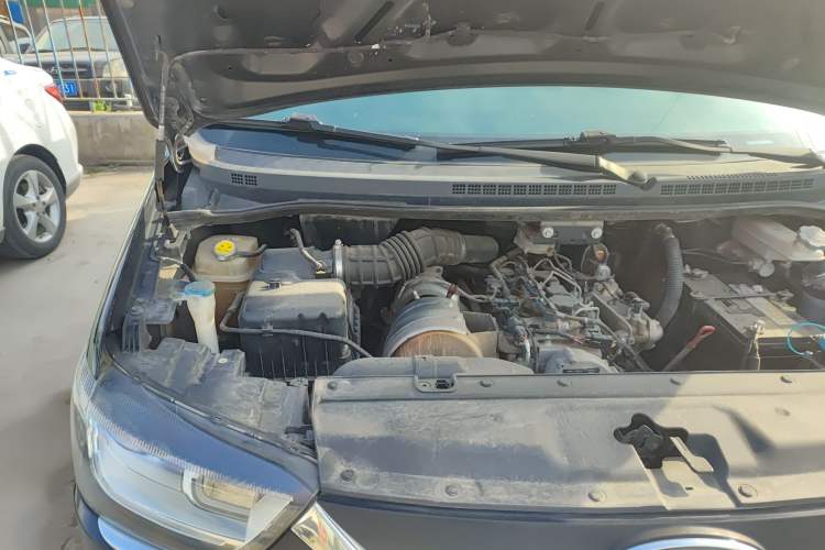 Used JAC Refine M4 2020 2.0 CTI Diesel Manual JingShang Version China VI Standard Engine Bay Right