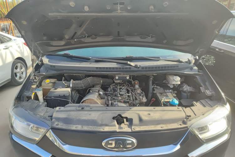Used JAC Refine M4 2020 2.0 CTI Diesel Manual JingShang Version China VI Standard Engine Bay