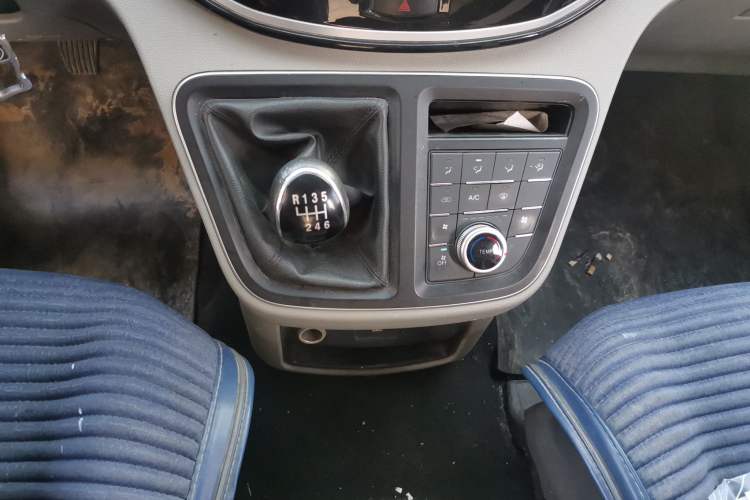 Used JAC Refine M4 2020 2.0 CTI Diesel Manual Jingrui Model China VI Standard Gear Lever