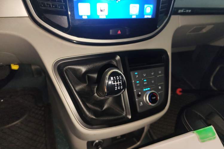 Used JAC Refine M4 2020 2.0 CTI Diesel Manual Jingrui Model China VI Standard Gear Lever