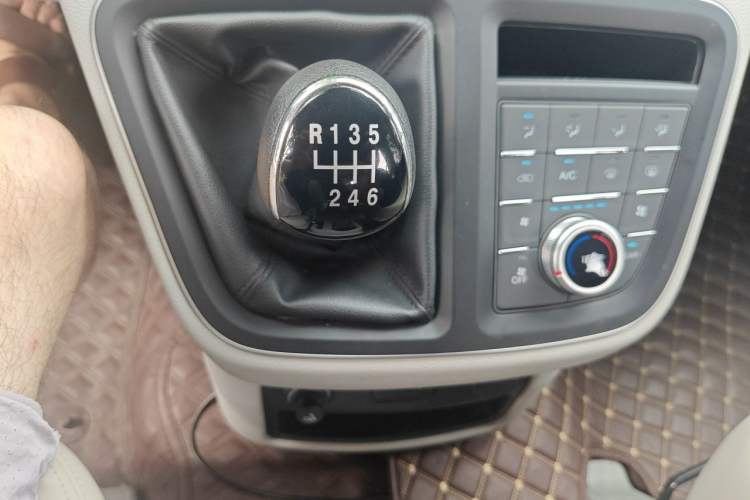 Used JAC Refine M4 2020 2.0 CTI Diesel Manual JingShang Version China VI Standard Gear Lever