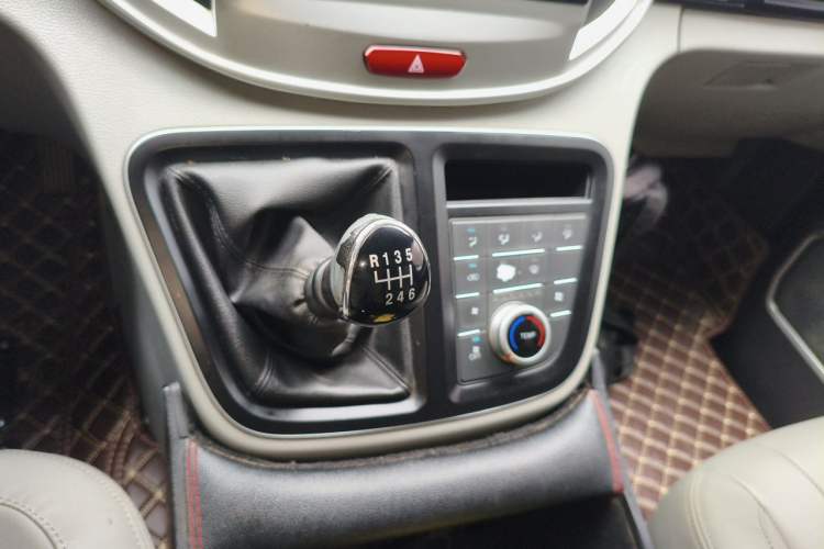 Used JAC Refine M4 2020 2.0 CTI Diesel Manual Jingrui Model China VI Standard Gear Lever