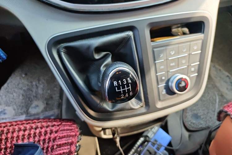Used JAC Refine M4 2020 2.0 CTI Diesel Manual Jingrui Model China VI Standard Gear Lever