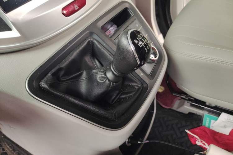 Used JAC Refine M4 2020 2.0 CTI Diesel Manual Jingrui Model China VI Standard Gear Lever