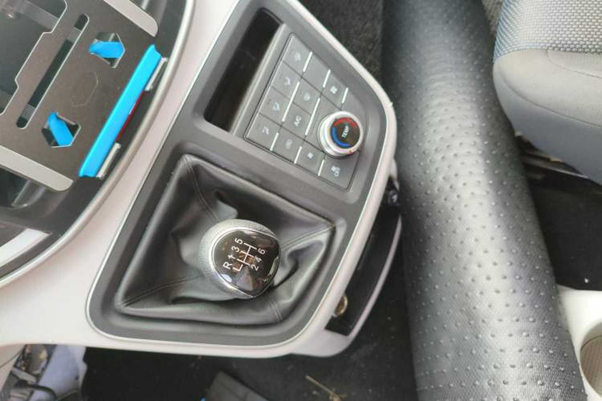Used JAC Refine M4 2020 2.0 CTI Diesel Manual Jingrui Model China VI Standard Gear Lever